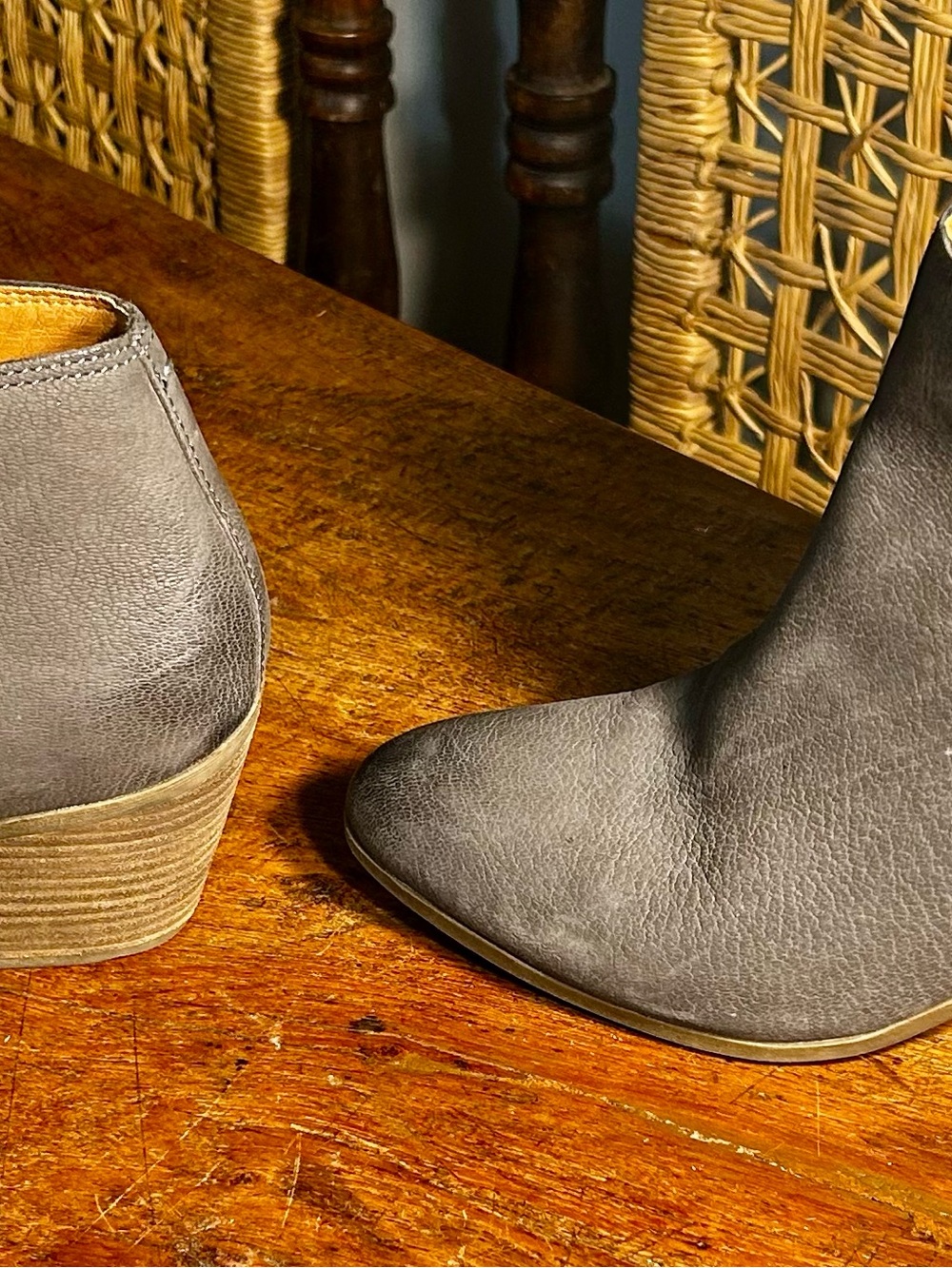 Frye Leather Western Ankle Boots Pointed Toe Inside Zip Size 8.5 M - Picture 4 of 10